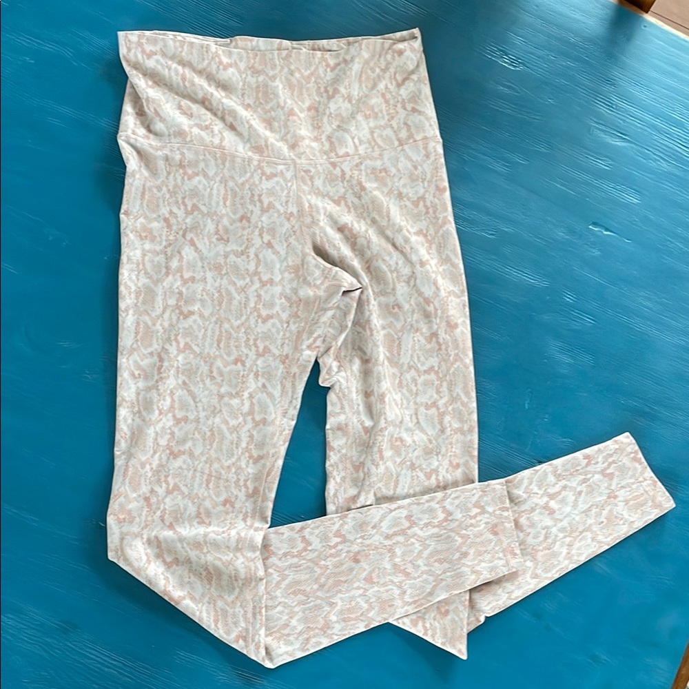 Old Navy Active Leggings in Cream and Pink/Peach - Tall, Long Length 32” Inseam
